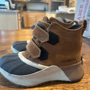 Kids Sorel boots , good condition size 11